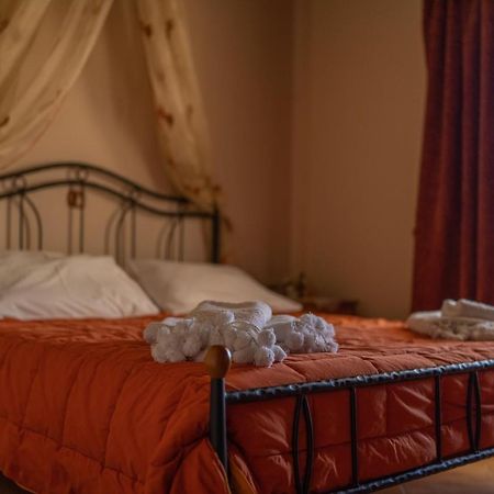 Evilion Traditional Inn Plakoton Exteriér fotografie