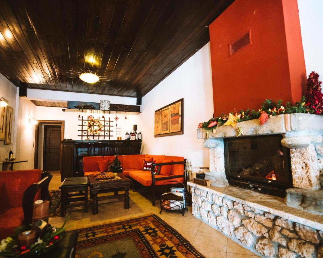 Evilion Traditional Inn Plakoton Exteriér fotografie